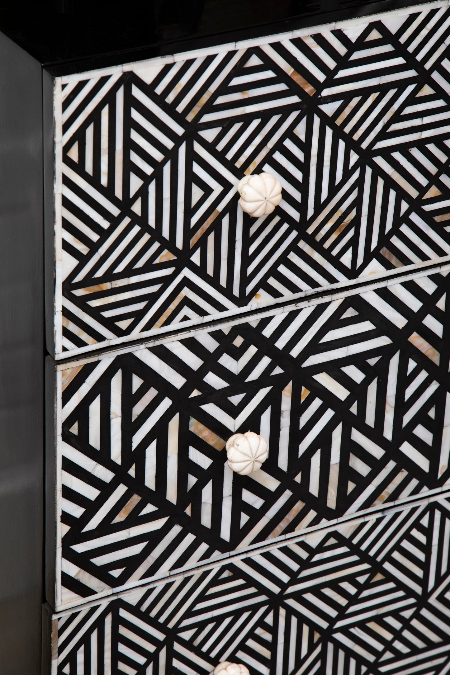 Fusion Monochrome Chest of drawers